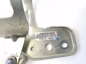 Mercedes Benz B-Class 246 (2011–2017) Fuel filter bracket A6070901752 - 3