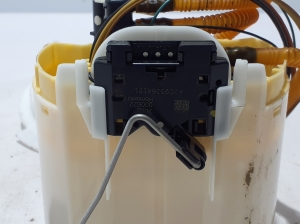 BMW 5 SERIES G30 (2016–2026) Kütusepump paagis 7476101 - 2