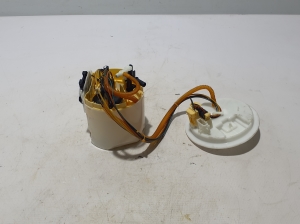 BMW 5 SERIES G30 (2016–2026) Kütusepump paagis 7476101 - 4