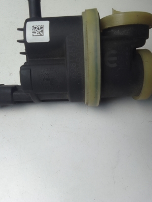 Alfa Romeo Giulia (2015–2026) Magnetventil 05281451AA - 3