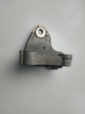   Motorhalter 