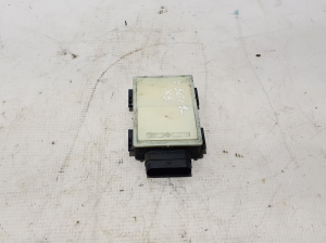   Pimeda nurga radar Distronic  - 6893736 