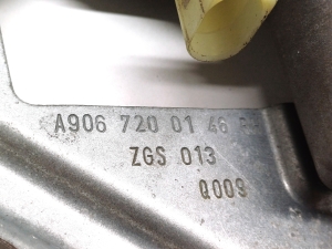 Mercedes Benz Sprinter /906/ (2006–2018) Priekšējo durvju logu pacēlājs A9067200146 - 3