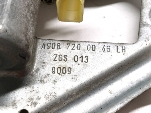 Mercedes Benz Sprinter /906/ (2006–2018) Priekšējo durvju logu pacēlājs A9067200046 - 2
