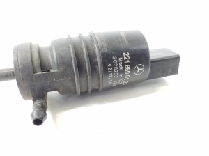 Mercedes Benz SLK-Class 172 (2011–2026) Front windshield washer pump A2218690121 - 2