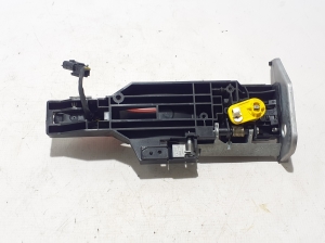 RENAULT Kadjar (2015–2026) Front door external opening handle and its details - 3