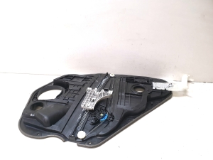 Kia Sorento (2014–2026) Aizmugurējo durvju logu pacēlājs - 2