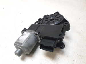 Kia Sorento (2014–2026) Front door window regulator motor - 3