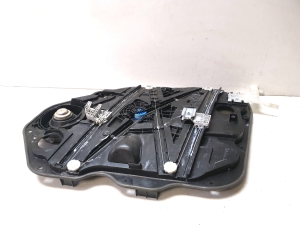 Kia Sorento (2014–2026) Front door window regulator - 2