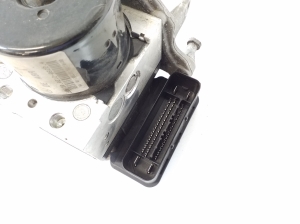 Mercedes Benz SLK-Class 172 (2011–2026) ABS bloks A1729014000 - 3