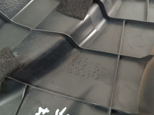 LEXUS IS (2013–2020) Cita bagāžnieka iekšpuses detaļa 6427553010 - 3
