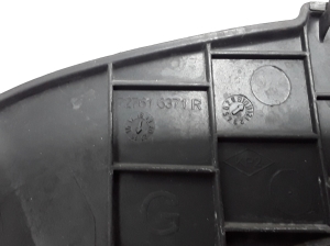  Priekinio stiklo valytuvo mechanizmo apdaila prie stiklo 