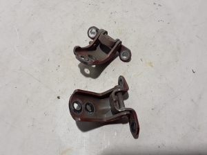 RENAULT Kadjar (2015–2026) Front door top hinge 804003541R - 2