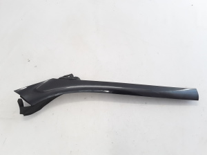  Windscreen strut outer 