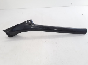  Windscreen strut outer 