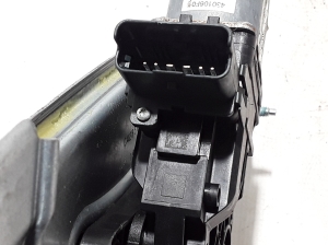 RENAULT Megane IV (2016–2022) Rear side door window regulator 827211609R - 3