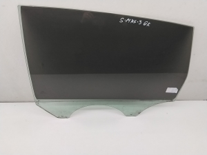 Rear side door glass - 