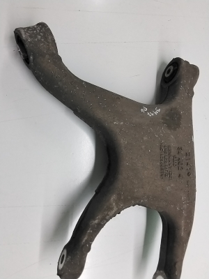 Tagumine õõtshoob - 8R0505312B