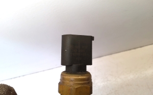 AUDI A4 B7 (2004–2008) Kraftstoffpumpe 06E906051E - 2