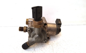 AUDI A4 B7 (2004–2008) Kraftstoffpumpe 06E906051E - 3