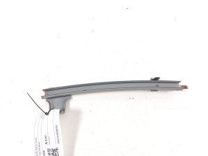   Autre pièce de porte avant de voiture 