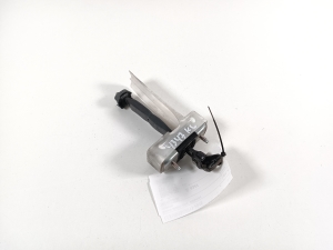  Rear side door opening limiter 
