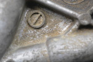  Oil filter holder 