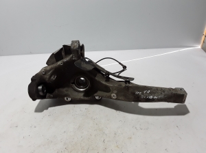 Land Rover Range Rover IV (2012–2026) Front wheel hub JK623K206AD - 2