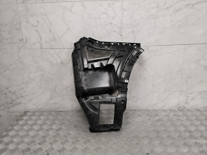 Rear bumper bracket - 7338764