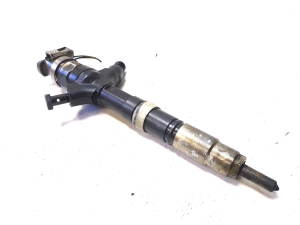 TOYOTA Avensis T25 (2003–2008) Kütusepihusti 236700G040 - 3