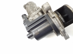 Hyundai Santa Fe (2012–2018) EGR vārsts 284102F000 - 3