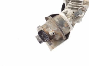 Hyundai Santa Fe (2012–2018) EGR valve 284102F700 - 2