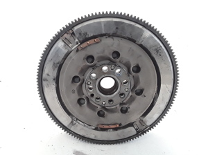  Clutch flywheel 