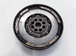  Clutch flywheel 