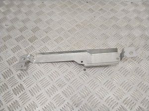 VOLVO XC60 (2017–2026) Front fender bracket 31424580 - 3
