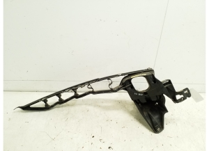  Bracket for front wing 