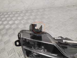 Tesla Model 3 3 (2016–2024) Front-Nebelscheinwerfer 162479800A - 2