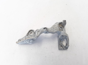   EGR valve holder 