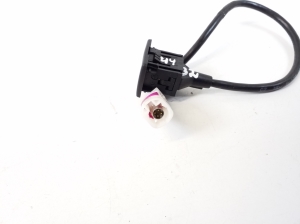 Mercedes Benz SLK-Class 172 (2011–2026) USB-Anschluss A1728200515 - 2