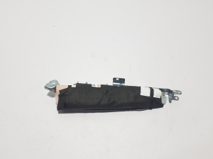   Front seat airbag 