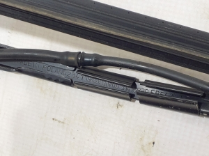  Windshield wiper blade 