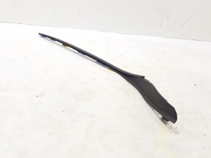  Windscreen strut outer 