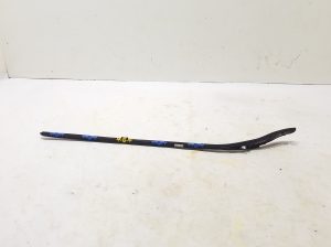  Windscreen strut outer 