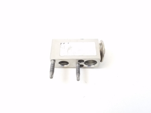 Mercedes Benz SLK-Class 172 (2011–2026) Klimaschlauch Ventil A1728350072 - 3