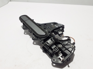 RENAULT Megane E-Tech CMF-EV (2022–2026) Front door external opening handle and its details - 4