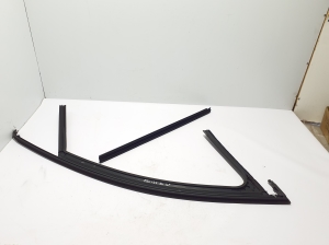  Front door sealing rubber 