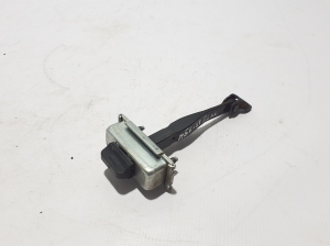 RENAULT Megane E-Tech CMF-EV (2022–2026) Rear side door opening limiter 824300539R - 2