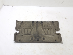   Plaque de protection sous la carrosserie arrière 