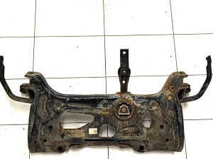 Volkswagen Touran III (2015–2026) Eesmine alusraam 3Q0199315C - 4
