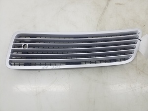   Engine cover grille 